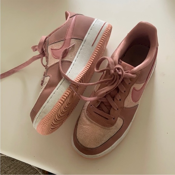 Nike Air Force 1 - Picture 2 of 6